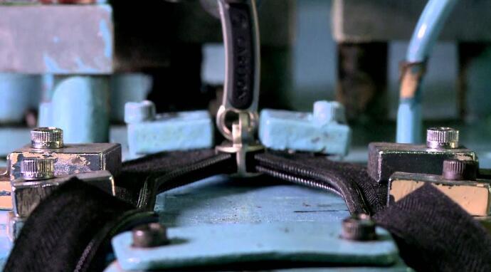 jeans zipper test